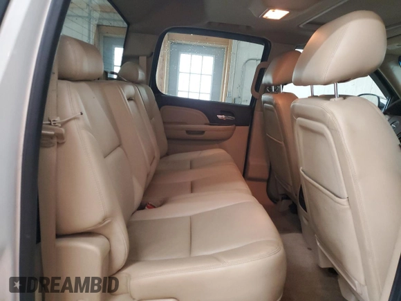 2013 GMC Sierra 1500 Denali z VIN 3GTP2XE22DG281165, wystawiony jako Copart lot #58723285 z przebiegiem 194 025 mil mil oraz Szkoda całkowita • Salvage title. Historia ofert i sprzedaży dostępna na DreamBid. Obrazek 10.