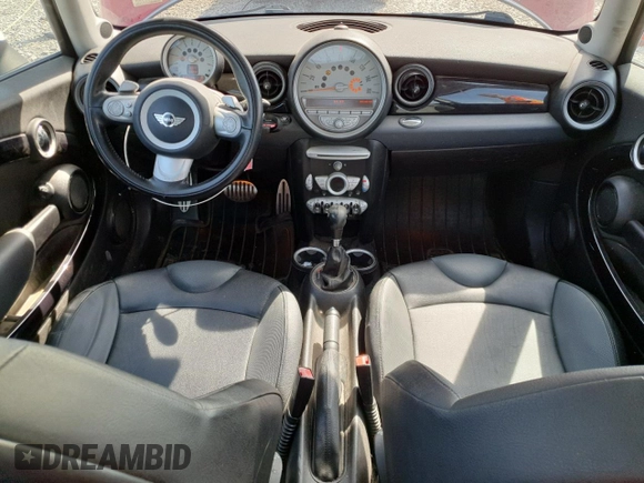 2009 MINI Hardtop S with VIN WMWMF73599TW87973, listed as a Copart auction lot 53343985 with 73,742 mi miles and Salvage Title. Bid and sale history available at DreamBid. Image 8.