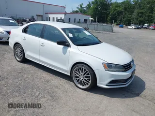 2015 Volkswagen Jetta SE с VIN 3VWD17AJ0FM335969, выставлен на аукционе IAAI как лот 42427339 с пробегом Не указан миль и . История ставок и продаж доступна на DreamBid. Изображение 1.