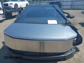 2024 Tesla Cybertruck с VIN 7G2CEHED5RA053763, выставлен на аукционе IAAI как лот 42337217 с пробегом Не указан миль и . История ставок и продаж доступна на DreamBid. Изображение 10.