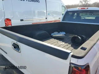 2006 Chevrolet Silverado 3500 SRW Wrk Trk with VIN 1GCHK33D76F220366, listed as a Copart auction lot 88126435 with 263,384 mi miles and Salvage Title. Bid and sale history available at carsss.com. Image 10.
