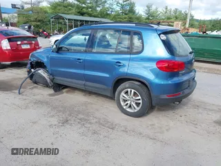 2017 Volkswagen Tiguan S z VIN WVGAV7AX8HK019708, wystawiony jako IAAI lot #42208963 z przebiegiem 95 374 mil mil oraz . Historia ofert i sprzedaży dostępna na DreamBid. Obrazek 3.