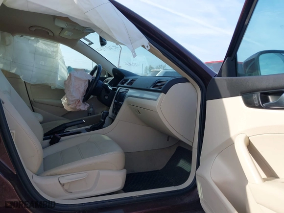 2013 Volkswagen Passat SE w/Sunroof with VIN 1VWBH7A35DC150285, listed as a IAAI auction lot 38970420 with 160,374 mi miles. Bid and sale history available at carsss.com. Image 5.