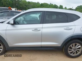 2016 Hyundai Tucson SE z VIN KM8J33A48GU116852, wystawiony jako IAAI lot #42111656 z przebiegiem 138 656 mil mil oraz . Historia ofert i sprzedaży dostępna na DreamBid. Obrazek 14.