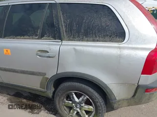 2004 Volvo XC90 with VIN YV1CZ59H641080004, listed as a IAAI auction lot 41917954 with 201,703 mi miles. Bid and sale history available at carsss.com. Image 6.