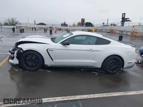 2017 Ford Mustang Shelby GT350 z VIN 1FA6P8JZ8H5521439, wystawiony jako IAAI lot #41689728 z przebiegiem 54 852 mil mil oraz . Historia ofert i sprzedaży dostępna na DreamBid. Obrazek 14.