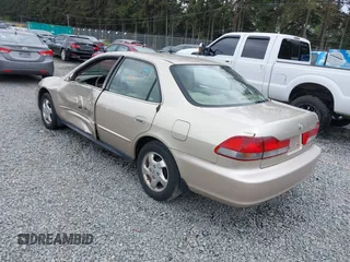 2001 Honda Accord LX z VIN JHMCG56471C028960, wystawiony jako IAAI lot #42223734 z przebiegiem 387 033 mil mil oraz . Historia ofert i sprzedaży dostępna na DreamBid. Obrazek 3.