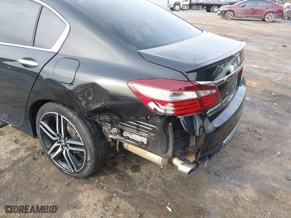 2017 Honda Accord Sedan Sport SE with VIN 1HGCR2F18HA156860, listed as a IAAI auction lot 41770378 with 135,981 mi miles. Bid and sale history available at carsss.com. Image 6.