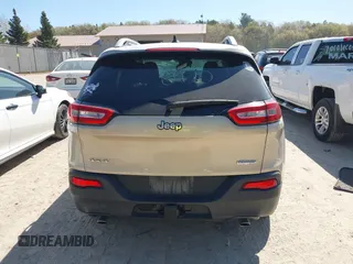 2014 Jeep Cherokee Latitude z VIN 1C4PJMCS3EW197492, wystawiony jako IAAI lot #42216470 z przebiegiem 125 156 mil mil oraz . Historia ofert i sprzedaży dostępna na DreamBid. Obrazek 16.