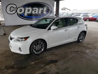 2013 Lexus CT 200h with VIN JTHKD5BHXD2152132, listed as a Copart auction lot 60875825 with 135,541 mi miles and Salvage title. Bid and sale history available at DreamBid. Image 1.