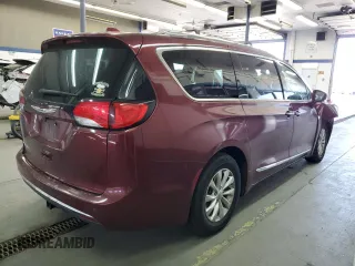 2018 Chrysler Pacifica Touring L z VIN 2C4RC1BG5JR211233, wystawiony jako Copart lot #58029295 z przebiegiem 112 264 mil mil oraz Szkody całkowita. Historia ofert i sprzedaży dostępna na DreamBid. Obrazek 3.