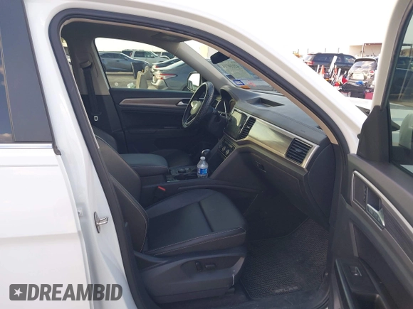 2021 Volkswagen Atlas SEL with VIN 1V2BR2CAXMC522670, listed as a IAAI auction lot 42110724 with 58,802 mi miles and . Bid and sale history available at DreamBid. Image 5.