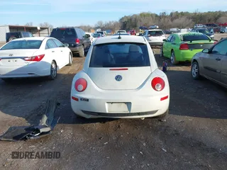 2008 Volkswagen New Beetle Coupe Triple White with VIN 3VWFW31C88M515319, listed as a IAAI auction lot 41564418 with 150,486 mi miles. Bid and sale history available at carsss.com. Image 16.