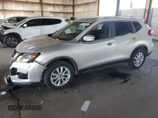 2017 Nissan Rogue SV z VIN JN8AT2MT3HW143002, wystawiony jako Copart lot #53557855 z przebiegiem 120 193 mil mil oraz Szkody całkowita. Historia ofert i sprzedaży dostępna na DreamBid. Obrazek 1.