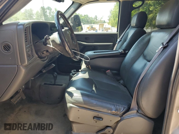 2005 GMC Sierra 3500 DRW Work Trk z VIN 1GTJK33245F920117, wystawiony jako Copart lot #57468965 z przebiegiem 157 458 mil mil oraz Szkoda całkowita • Salvage title. Historia ofert i sprzedaży dostępna na DreamBid. Obrazek 7.