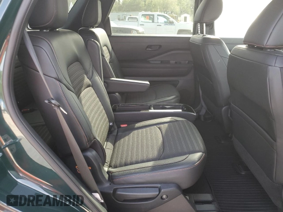 2024 Nissan Pathfinder Rock Creek z VIN 5N1DR3BD3RC304567, wystawiony jako Copart lot #50443925 z przebiegiem Nie podano mil oraz Nie do naprawy • Non repairable. Historia ofert i sprzedaży dostępna na DreamBid. Obrazek 11.