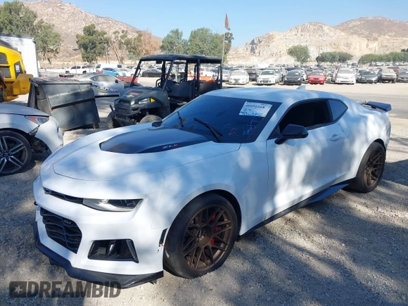 2018 Chevrolet Camaro ZL1 with VIN 1G1FK1R69J0105146, listed as a IAAI auction lot 40570089 with 34,804 mi miles and . Bid and sale history available at DreamBid. Image 19.