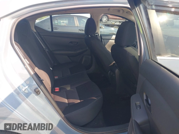 2024 Nissan Sentra SV z VIN 3N1AB8CV1RY221780, wystawiony jako IAAI lot #42405858 z przebiegiem 14 391 mil mil oraz . Historia ofert i sprzedaży dostępna na DreamBid. Obrazek 8.