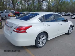 2013 Nissan Altima SL with VIN 1N4AL3AP1DC175943, listed as a IAAI auction lot 41986111 with 149,108 mi miles and . Bid and sale history available at DreamBid. Image 4.