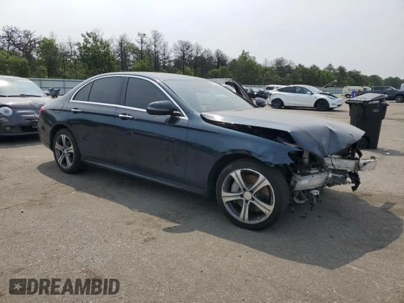 2017 Mercedes-Benz E 300 Luxury with VIN WDDZF4KB9HA108172, listed as a Copart auction lot 60645625 with 117,175 mi miles and Clean title. Bid and sale history available at DreamBid. Image 4.
