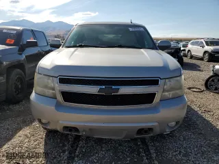 2009 Chevrolet Suburban LT w/1LT with VIN 1GNFK26399R260429, listed as a Copart auction lot 72008494 with 186,759 mi miles and Clean Title. Bid and sale history available at carsss.com. Image 5.