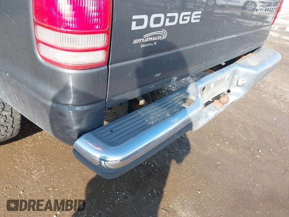 2004 Dodge Dakota SLT with VIN 1D7HG42N44S618405, listed as a IAAI auction lot 40895893 with 172,324 mi miles. Bid and sale history available at carsss.com. Image 6.