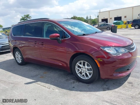 2020 Chrysler Voyager LXI with VIN 2C4RC1DGXLR181940, listed as a IAAI auction lot 41812620 with 63,152 mi miles. Bid and sale history available at carsss.com. Image 1.