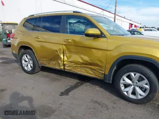 2018 Volkswagen Atlas 3.6L V6 SE with VIN 1V2KR2CA9JC525197, listed as a IAAI auction lot 37875450 with 62,703 mi miles. Bid and sale history available at carsss.com. Image 6.