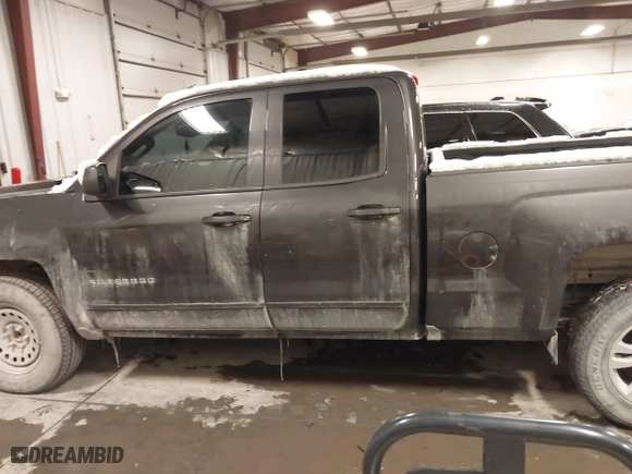2016 Chevrolet Silverado 1500 LT with VIN 1GCRCREC8GZ137747, listed as a IAAI auction lot 41235393 with 158,487 mi miles. Bid and sale history available at carsss.com. Image 14.