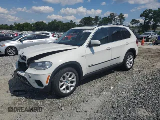 2013 BMW X5 xDrive35i z VIN 5UXZV4C52D0G56473, wystawiony jako Copart lot #56563345 z przebiegiem 156 884 mil mil oraz Szkody całkowita. Historia ofert i sprzedaży dostępna na DreamBid. Obrazek 1.