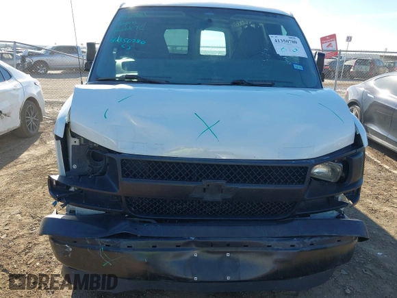 2017 Chevrolet Express Cargo z VIN 1GCWGAFF6H1344137, wystawiony jako IAAI lot #41350780 z przebiegiem 106 207 mil mil oraz . Historia ofert i sprzedaży dostępna na DreamBid. Obrazek 6.