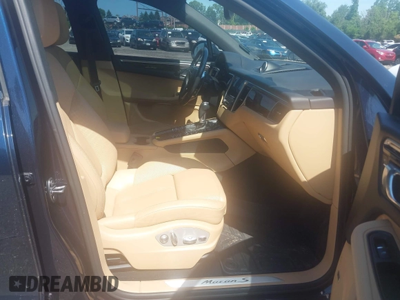 2018 Porsche Macan S with VIN WP1AB2A50JLB31206, listed as a IAAI auction lot 42539442 with 52,941 mi miles and . Bid and sale history available at DreamBid. Image 5.