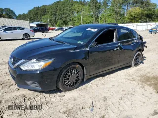 2017 Nissan Altima S z VIN 1N4AL3AP5HC157015, wystawiony jako Copart lot #55892585 z przebiegiem 61 804 mil mil oraz Szkoda całkowita • Salvage title. Historia ofert i sprzedaży dostępna na DreamBid. Obrazek 1.