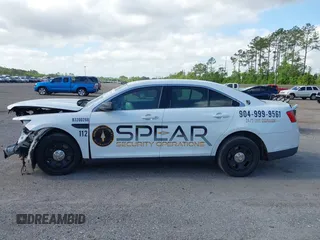 2017 Ford Police Interceptor z VIN 1FAHP2MK8HG123737, wystawiony jako IAAI lot #42128028 z przebiegiem 103 987 mil mil oraz . Historia ofert i sprzedaży dostępna na DreamBid. Obrazek 14.
