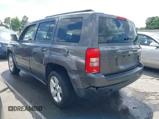 2015 Jeep Patriot Latitude с VIN 1C4NJPFB8FD419929, выставлен на аукционе IAAI как лот 42315972 с пробегом 176 735 миль миль и . История ставок и продаж доступна на DreamBid. Изображение 3.