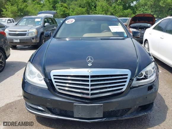 2013 Mercedes-Benz S-Class S 550 with VIN WDDNG7DB7DA531529, listed as a IAAI auction lot 41999063 with 121,561 mi miles. Bid and sale history available at carsss.com. Image 12.
