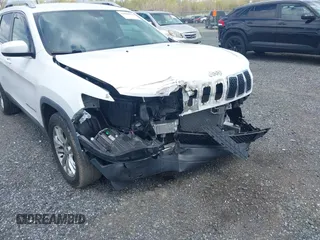 2019 Jeep Cherokee Latitude with VIN 1C4PJLCB4KD366405, listed as a IAAI auction lot 42018976 with 58,626 mi miles. Bid and sale history available at carsss.com. Image 6.