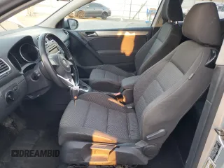 2013 Volkswagen Golf w/Conv & Sunroof с VIN WVWBB7AJ8DW030918, выставлен на аукционе Copart как лот 83351604 с пробегом 147 554 миль миль и Списание • Salvage title. История ставок и продаж доступна на DreamBid. Изображение 7.