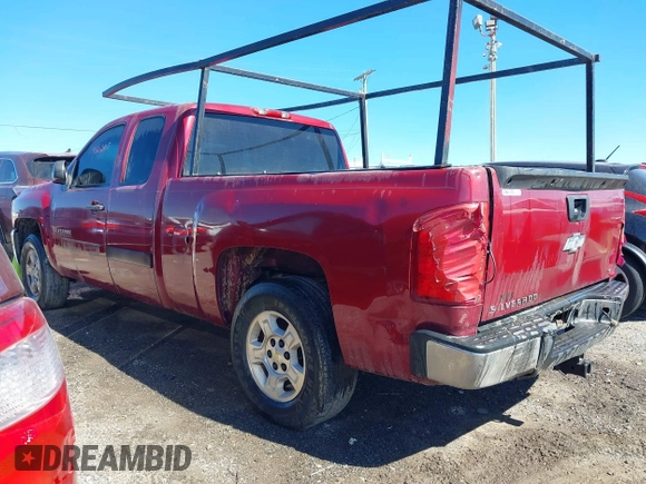 2007 Chevrolet Silverado 1500 LT w/1LT with VIN 2GCEC19C071686992, listed as a IAAI auction lot 41602817 with 395,297 mi miles. Bid and sale history available at carsss.com. Image 3.