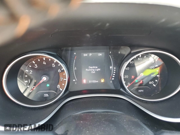 2020 Jeep Compass Latitude z VIN 3C4NJCBB2LT162755, wystawiony jako Copart lot #57730165 z przebiegiem 51 153 mil mil oraz Szkoda całkowita • Salvage title. Historia ofert i sprzedaży dostępna na DreamBid. Obrazek 9.