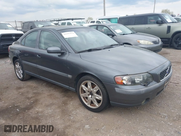 2004 Volvo S60 with VIN YV1RH59H342411127, listed as a IAAI auction lot 42107974 with 113,211 mi miles. Bid and sale history available at carsss.com. Image 1.