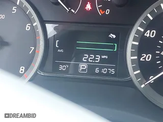 2015 Nissan Sentra S with VIN 3N1AB7APXFY350479, listed as a IAAI auction lot 41355196 with 61,075 mi miles. Bid and sale history available at carsss.com. Image 7.