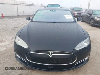 2015 Tesla Model S 85D with VIN 5YJSA1E24FF111120, listed as a IAAI auction lot 41471698 with 58,126 mi miles. Bid and sale history available at carsss.com. Image 13.