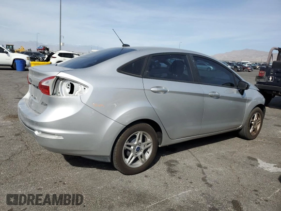 2018 Ford Fiesta SE z VIN 3FADP4BJ3JM110152, wystawiony jako Copart lot #50813155 z przebiegiem 90 729 mil mil oraz Szkoda całkowita • Salvage title. Historia ofert i sprzedaży dostępna na DreamBid. Obrazek 3.