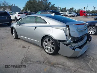 2016 Cadillac ELR z VIN 1G6RL1E41GU136319, wystawiony jako IAAI lot #41419125 z przebiegiem 71 573 mil mil oraz . Historia ofert i sprzedaży dostępna na DreamBid. Obrazek 3.