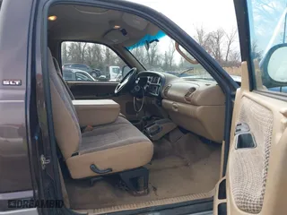 1998 Dodge Ram 1500 with VIN 3B7HF16Z9WM220840, listed as a IAAI auction lot 41595328 with 199,281 mi miles. Bid and sale history available at carsss.com. Image 5.