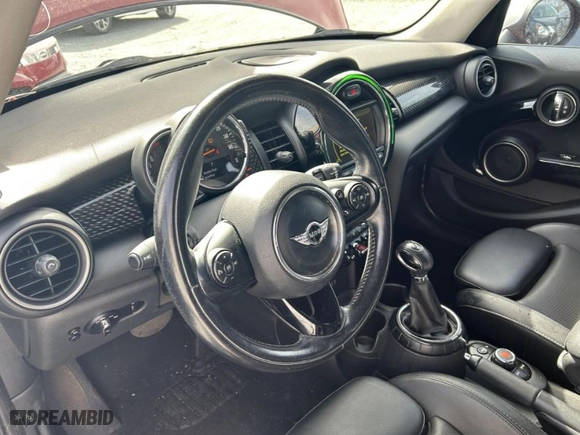 2015 MINI Cooper Hardtop 4 Door S with VIN WMWXU3C5XF2B59522, listed as a IAAI auction lot 41736944 with NaN miles. Bid and sale history available at carsss.com. Image 5.