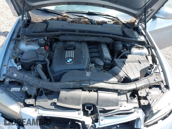 2011 BMW 3 Series 328i xDrive z VIN WBAPK5G56BNN31231, wystawiony jako IAAI lot #42463929 z przebiegiem 144 939 mil mil oraz . Historia ofert i sprzedaży dostępna na DreamBid. Obrazek 10.