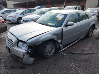 2006 Chrysler 300 Touring with VIN 2C3KA53G66H532518, listed as a IAAI auction lot 41356230 with 203,605 mi miles. Bid and sale history available at carsss.com. Image 6.