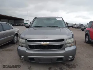 2009 Chevrolet Avalanche LT w/2LT with VIN 3GNFK22029G214307, listed as a IAAI auction lot 41529658 with 277,888 mi miles. Bid and sale history available at carsss.com. Image 12.